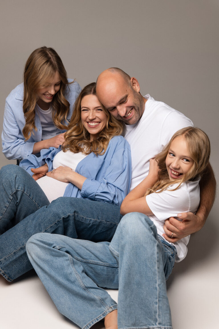 Šeimos fotosesija studijoje